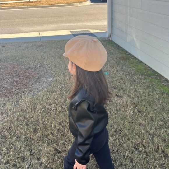 Classic Kids’ Camel Beret Cap Unisex - Picture 3 of 8